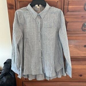 Hem & Thread Women’s Light Blue Shirt With Ruffle In Back High-Low Hem NWT